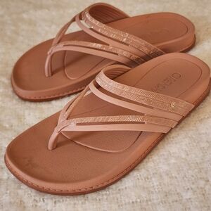 Grendha shimmering tong color pink size 5